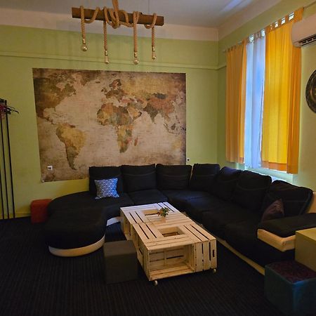Spacious Tuzlaks Apartments Sarajevo Ferhadija Exterior foto