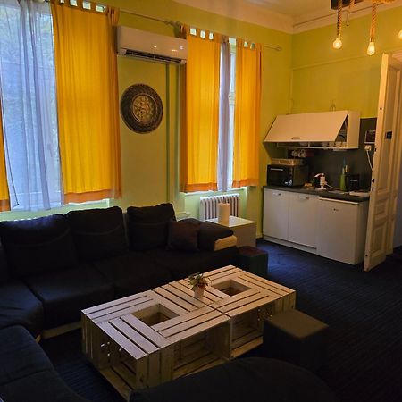 Spacious Tuzlaks Apartments Sarajevo Ferhadija Exterior foto