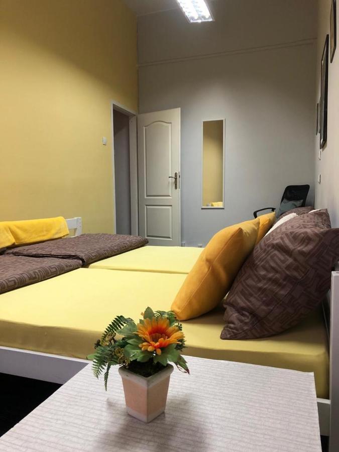 Spacious Tuzlaks Apartments Sarajevo Ferhadija Exterior foto